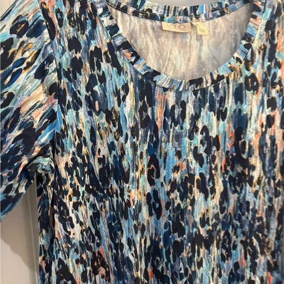 Logo by Lori Goldstein Women's Blue Patterned Top sz Med - Picture 3 of 5